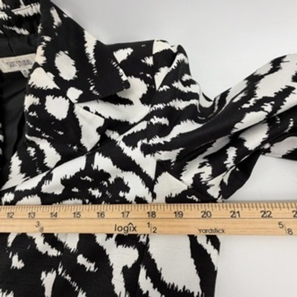 Suit Studio Kasper Blazer Womens 10 Black White Abstract Animal Print Jacket - Picture 8 of 8